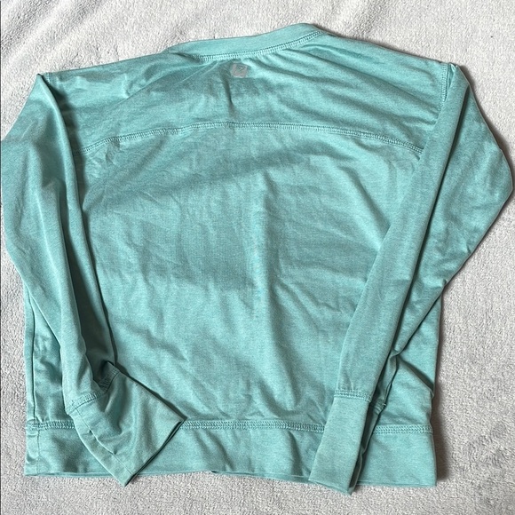 Runway Moisture Wicking Long Sleeve Shirt Size 6-7 - Picture 4 of 5